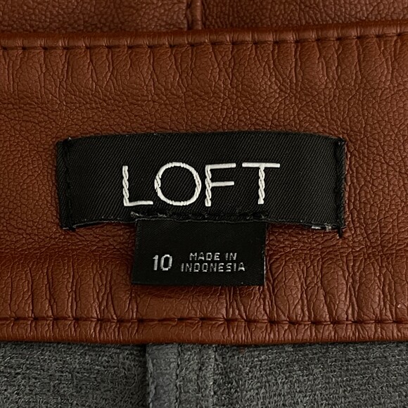 LOFT 2021 Button Tab Faux Leather Slim High Waist Pants Women's Size 10 - Picture 3 of 9